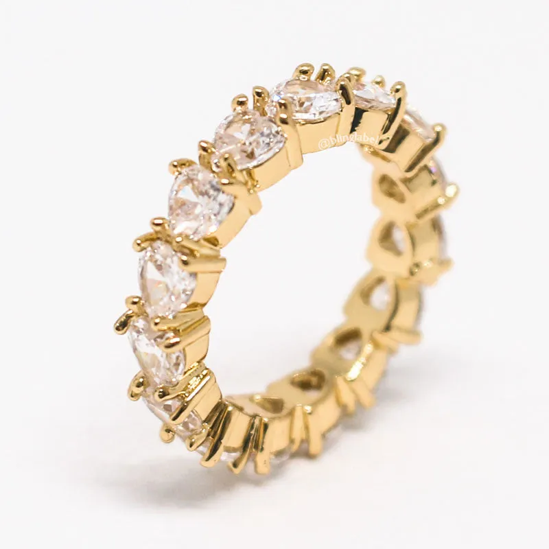 1 Row 18K Heart Diamond Ring