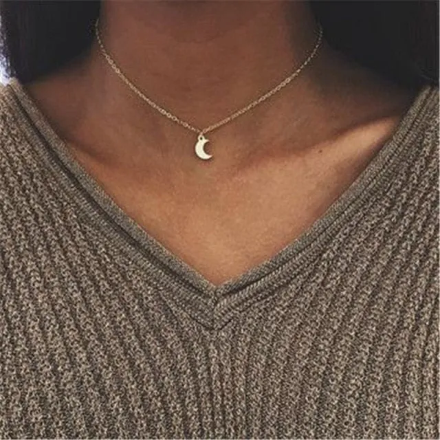 29 stylish Gold necklace on neck Gold chain Women's jewelry layered accesories