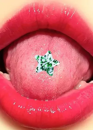 6 Pcs 14G Star Tongue Rings for Women Surgical Steel Assorted Colors Glitter Stars Tongue Lip Tragus Cartilage Piercing Studs Straight Bar Barbell Body Piercing Jewelry