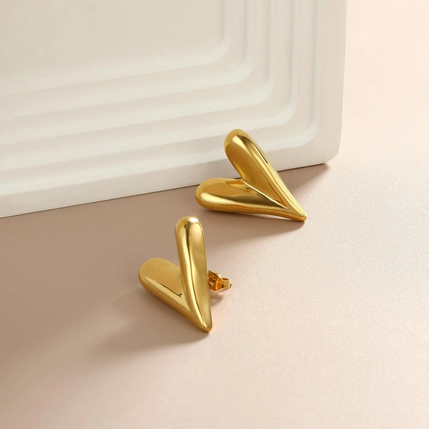 8YEARS Gold Heart Earrings for Women, 18K Gold Plated Chunky Heart Statement Dangle Drop Earrings, Gold Heart Stud Earrings Jewelry Gifts