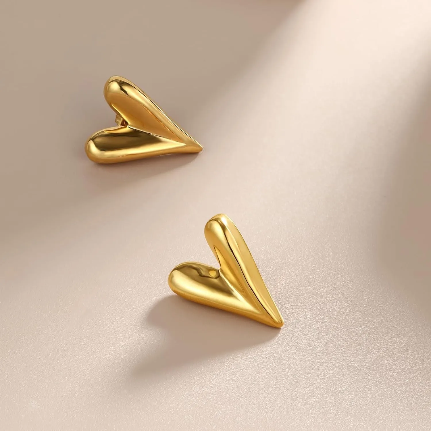 8YEARS Gold Heart Earrings for Women, 18K Gold Plated Chunky Heart Statement Dangle Drop Earrings, Gold Heart Stud Earrings Jewelry Gifts