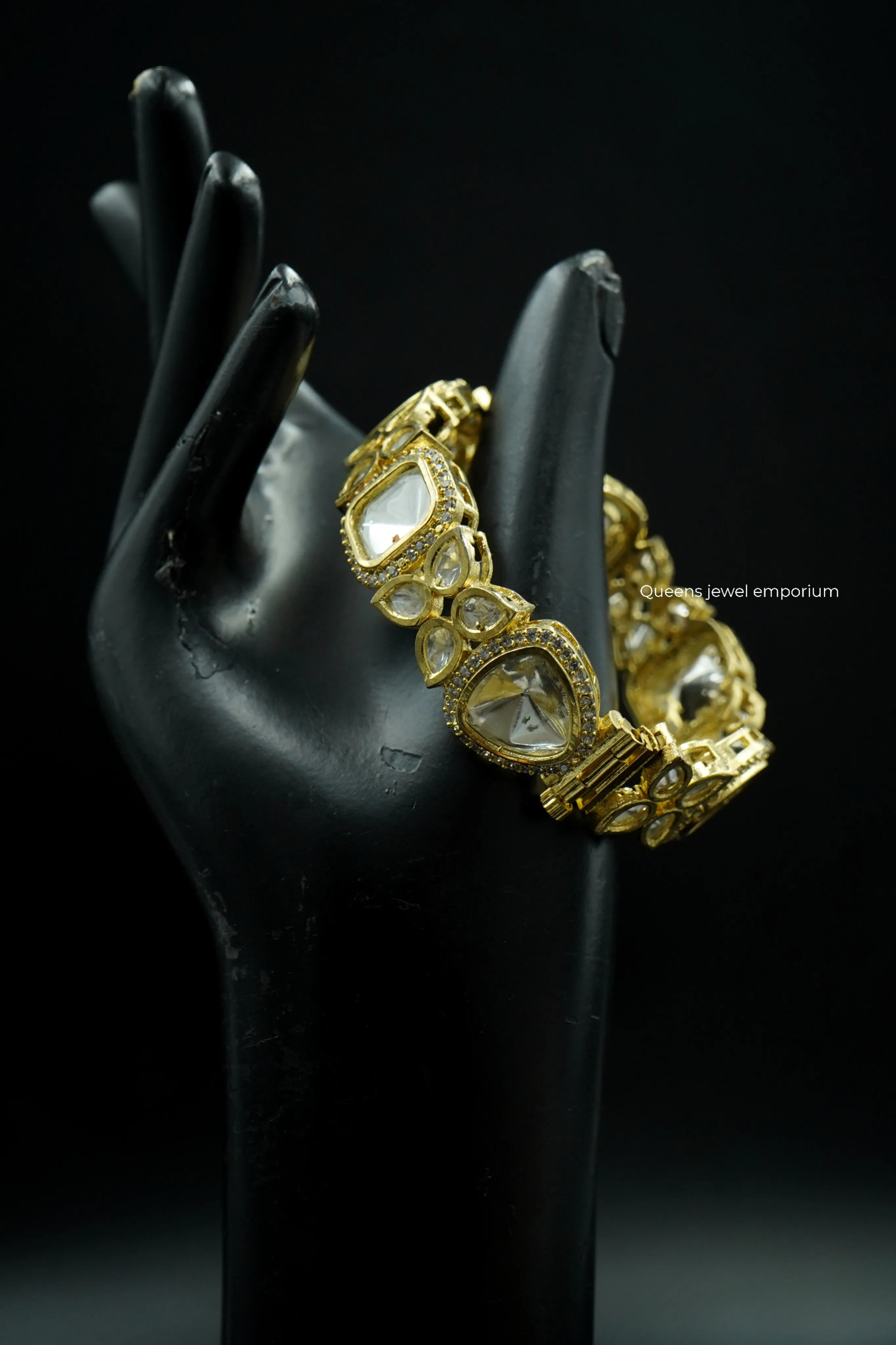 AKSHAYA BANGLES