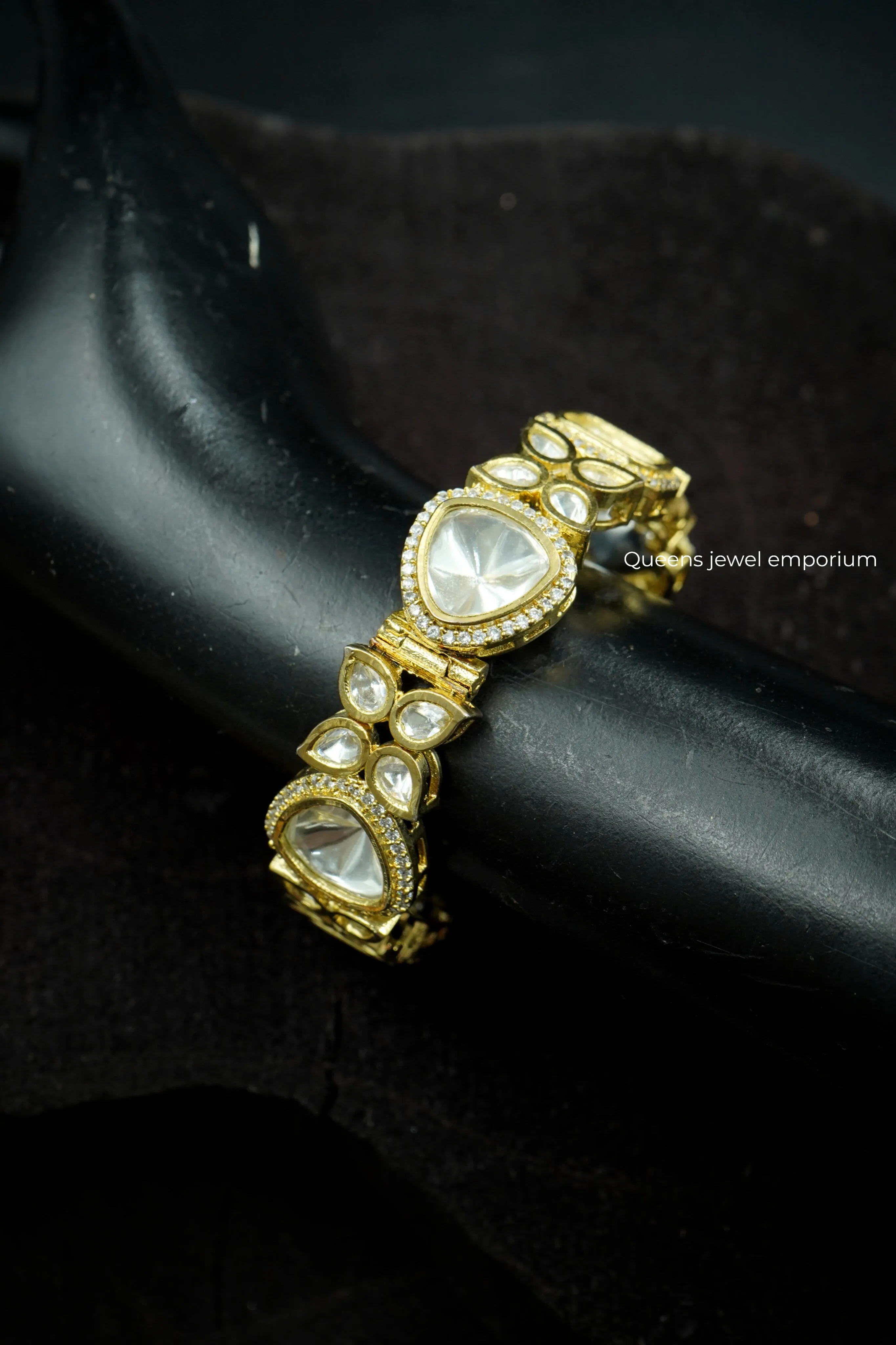 AKSHAYA BANGLES