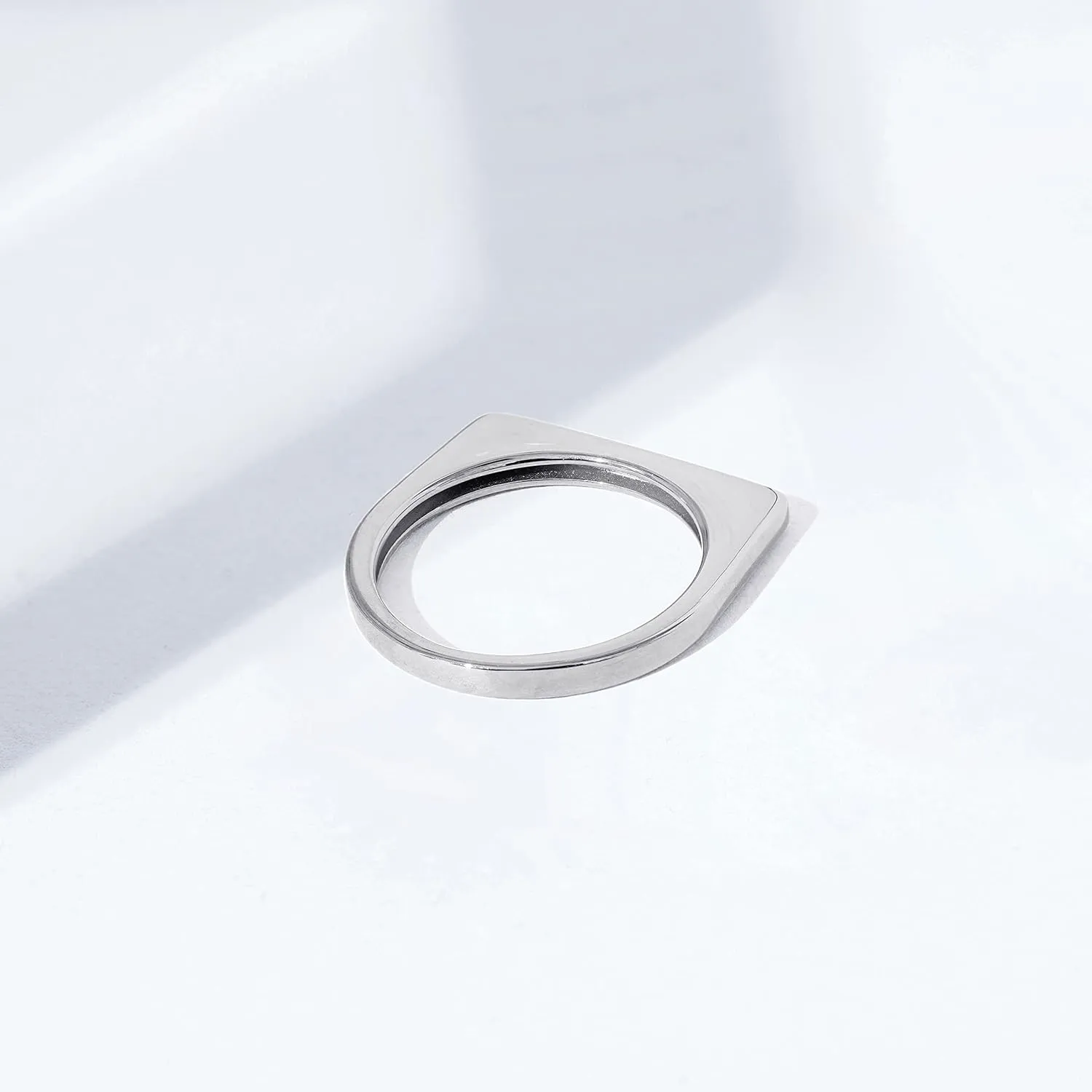 Amazon Essentials 14K Gold Plated Sterling Silver Bar Ring