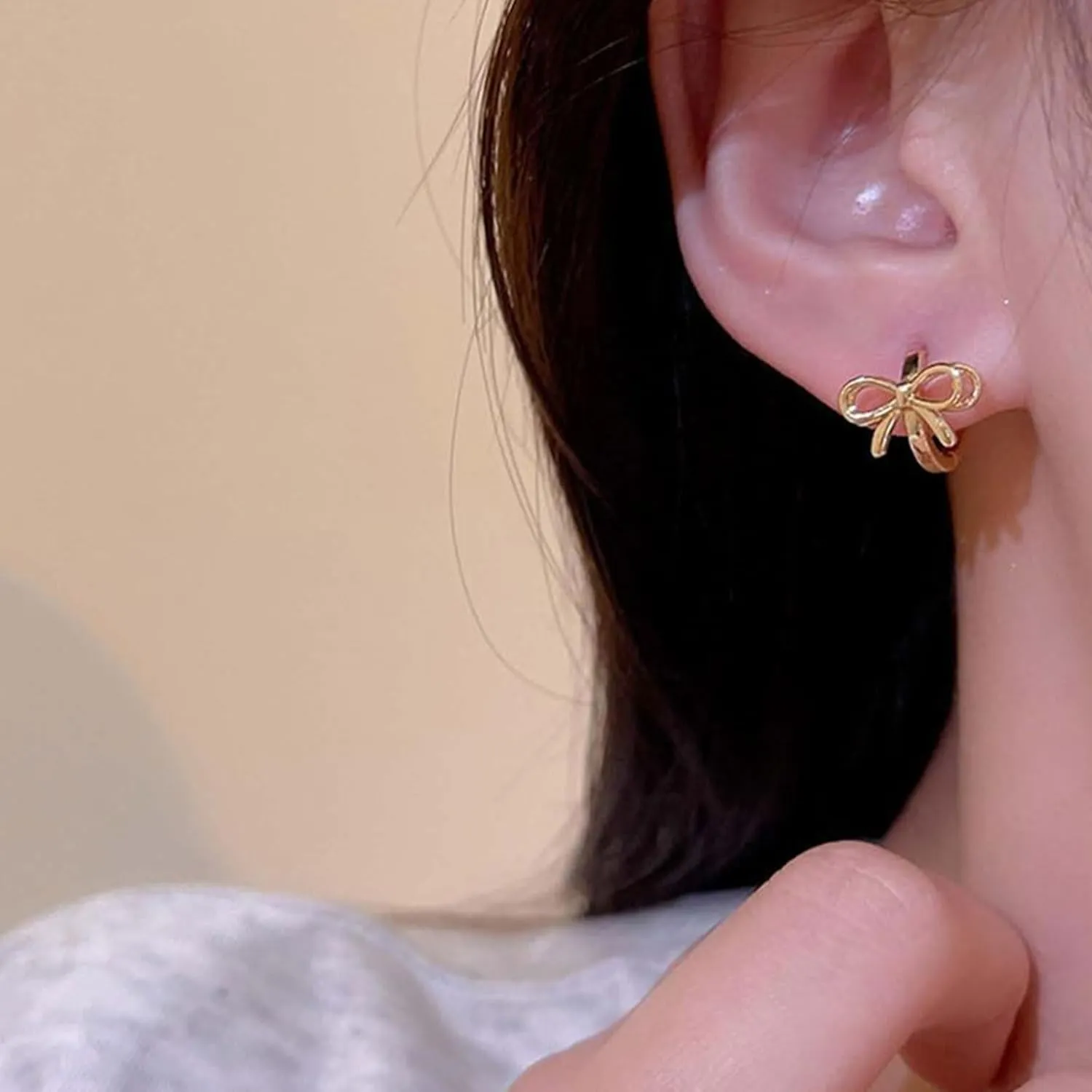 Bow Hoop Earrings for Women Trendy Pearl Knotbow Statement Jewelry Mini Bow Hoops Earrings for Party Daily Wear Gifts