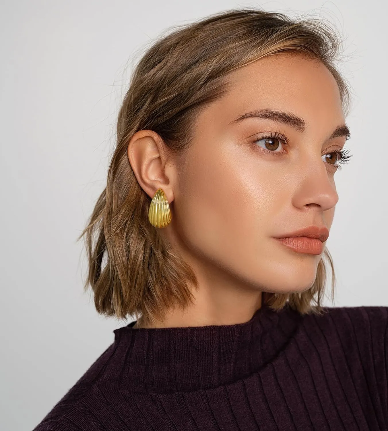 Chunky Gold Earrings Trendy Vintage Gold Shell Geometric Stud Statement Earrings Hypoallergenic Dupes Jewelry for Women Gifts for Her