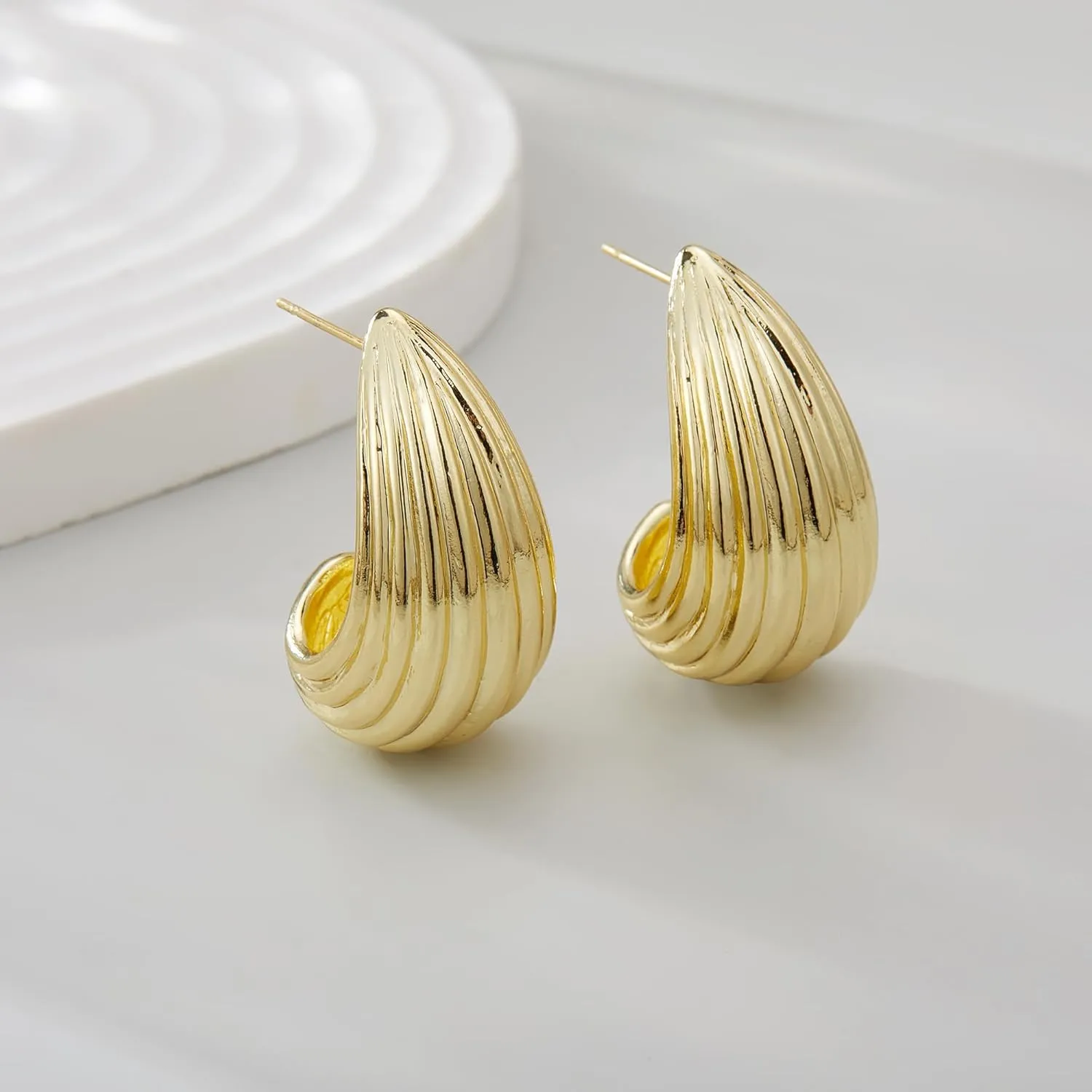 Chunky Gold Earrings Trendy Vintage Gold Shell Geometric Stud Statement Earrings Hypoallergenic Dupes Jewelry for Women Gifts for Her
