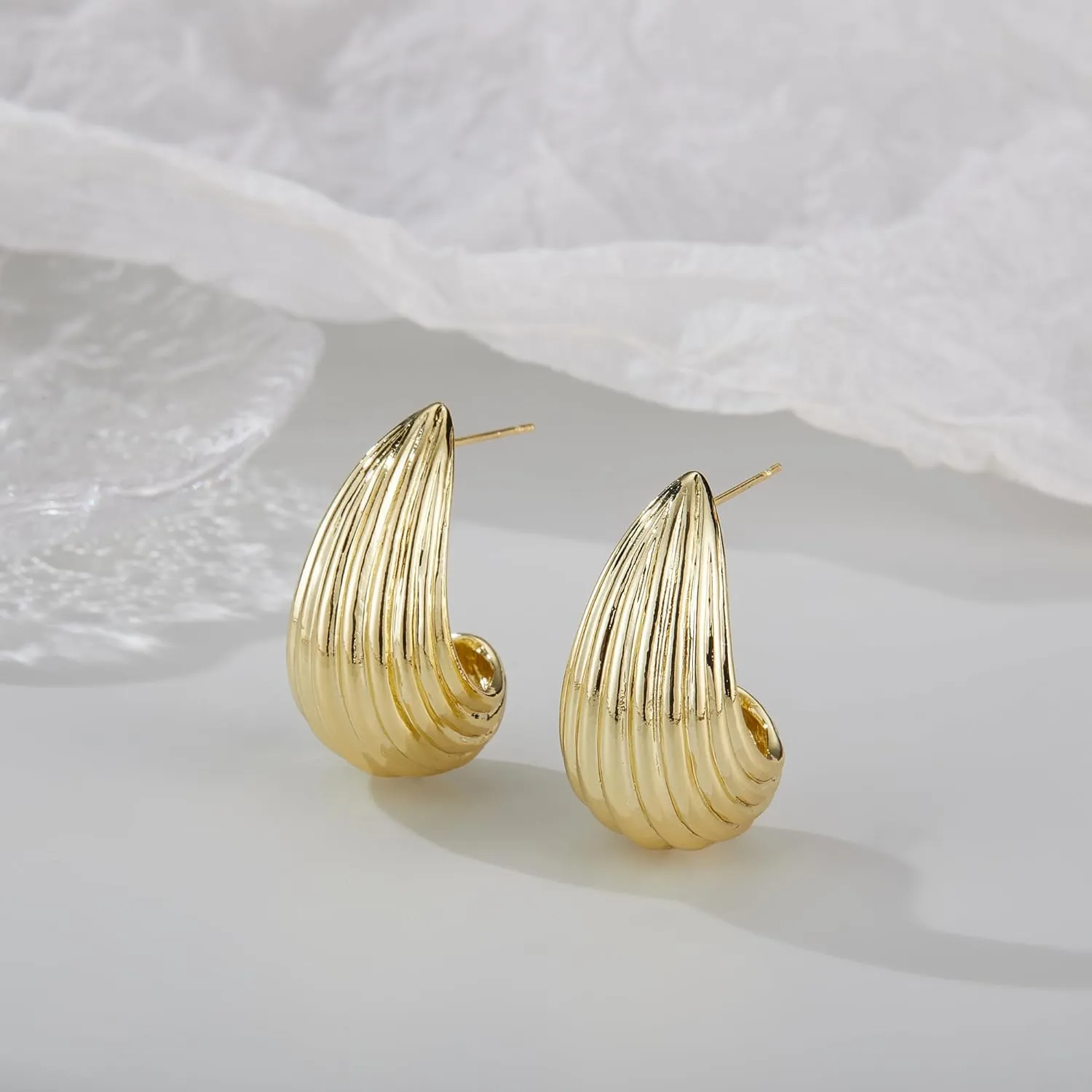 Chunky Gold Earrings Trendy Vintage Gold Shell Geometric Stud Statement Earrings Hypoallergenic Dupes Jewelry for Women Gifts for Her