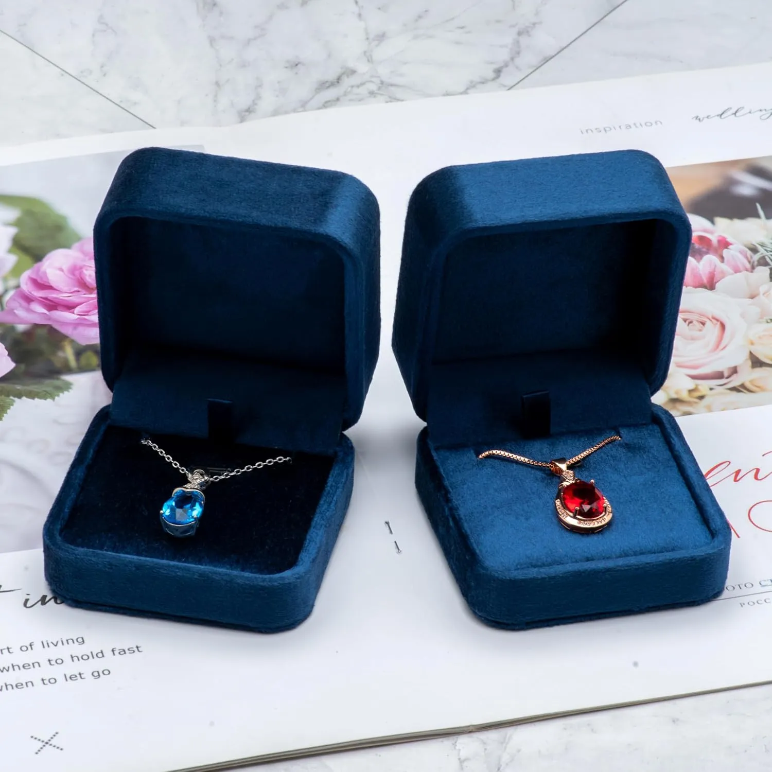 Classic Velvet Jewelry Gift Box Case for Necklace Pendant (Blue)