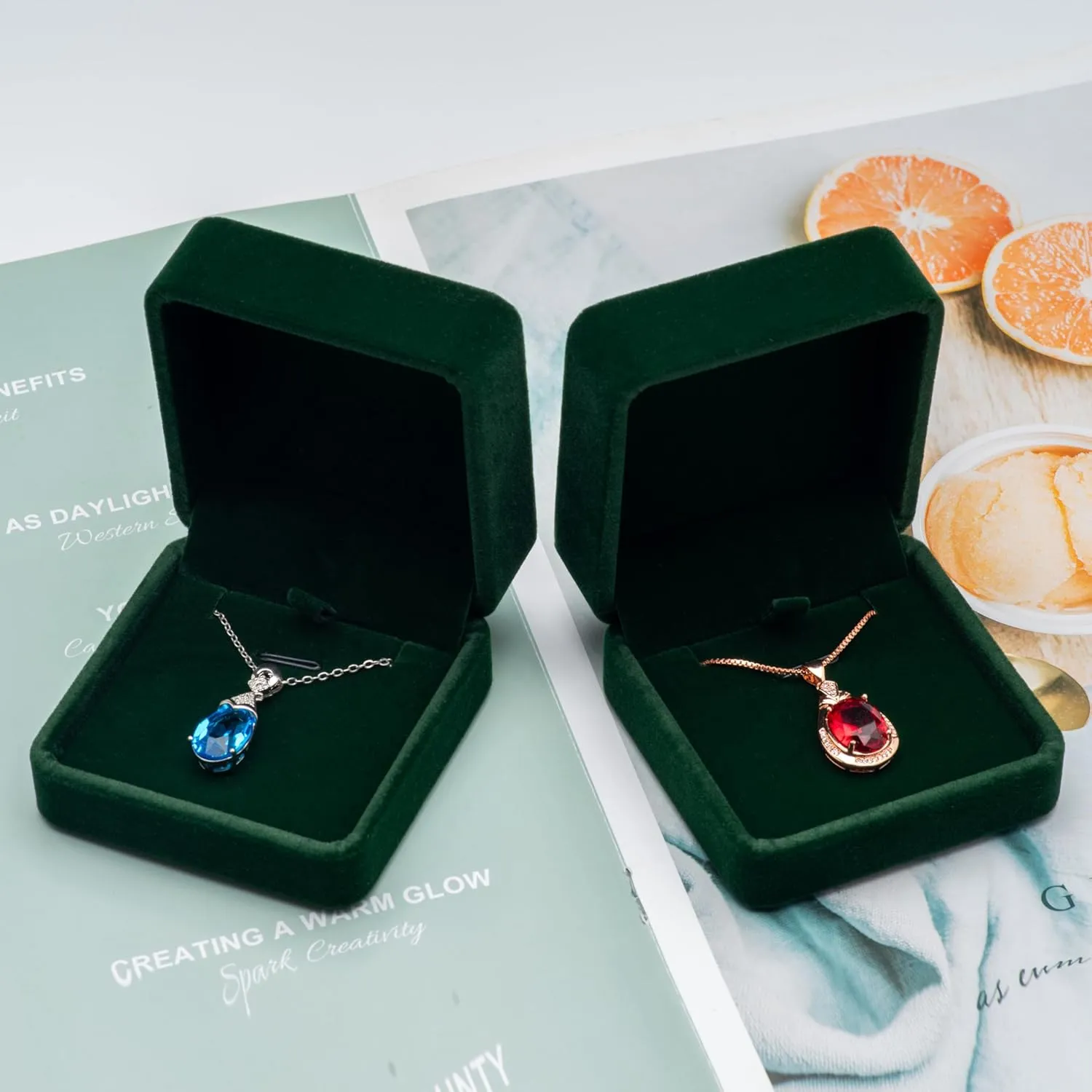 Classic Velvet Jewelry Gift Box Case for Necklace Pendant (Green)