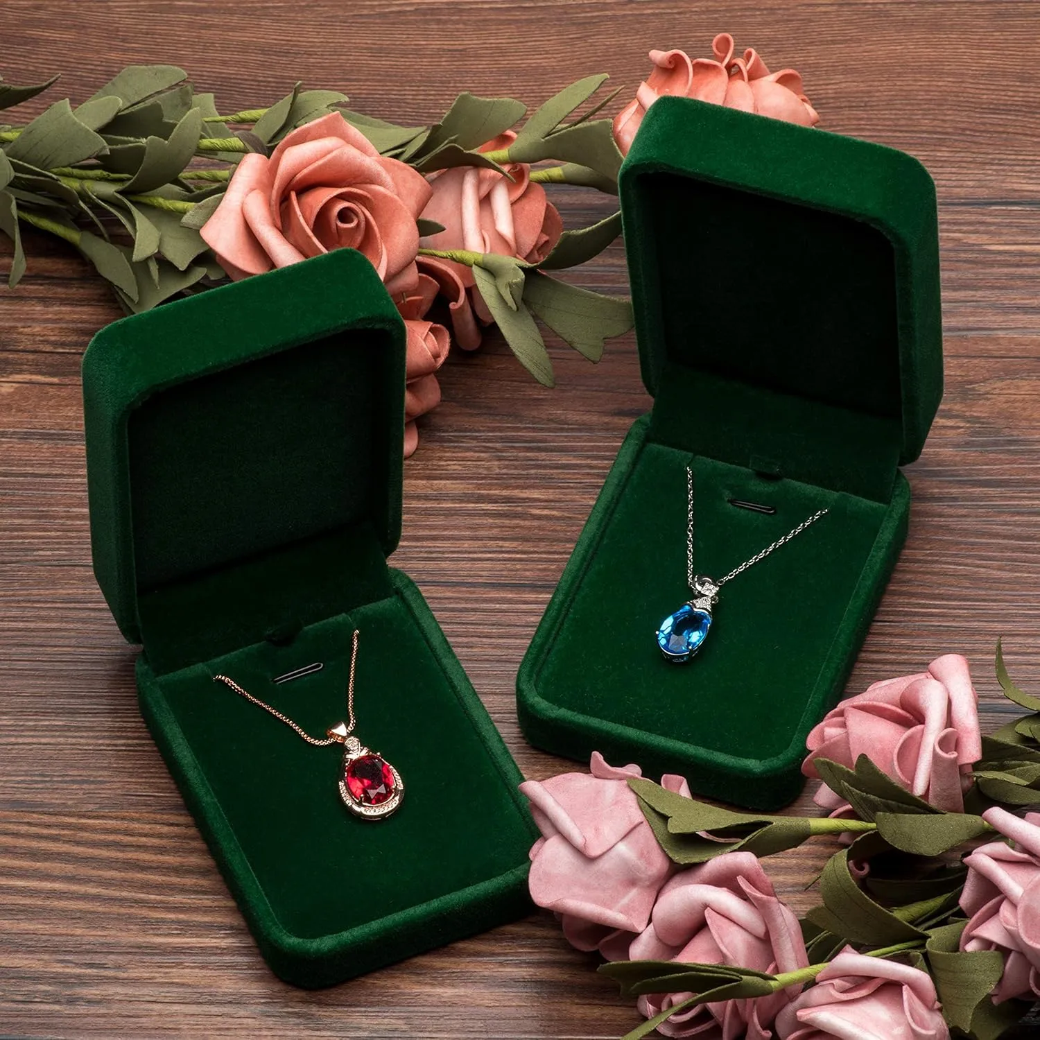Classic Velvet Jewelry Gift Box Case for Necklace Pendant (Green)