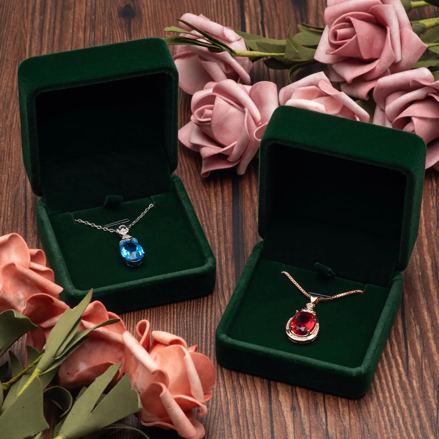 Classic Velvet Jewelry Gift Box Case for Necklace Pendant (Green)