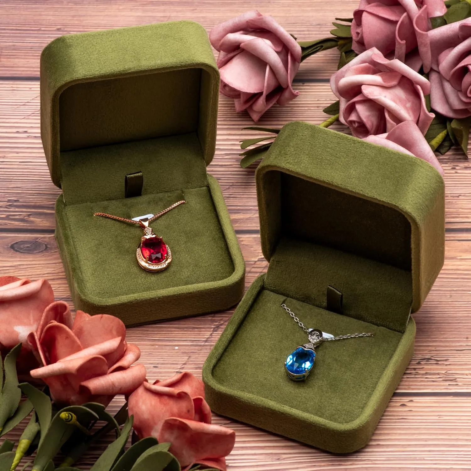 Classic Velvet Jewelry Gift Box Case for Necklace Pendant (Olive Green)