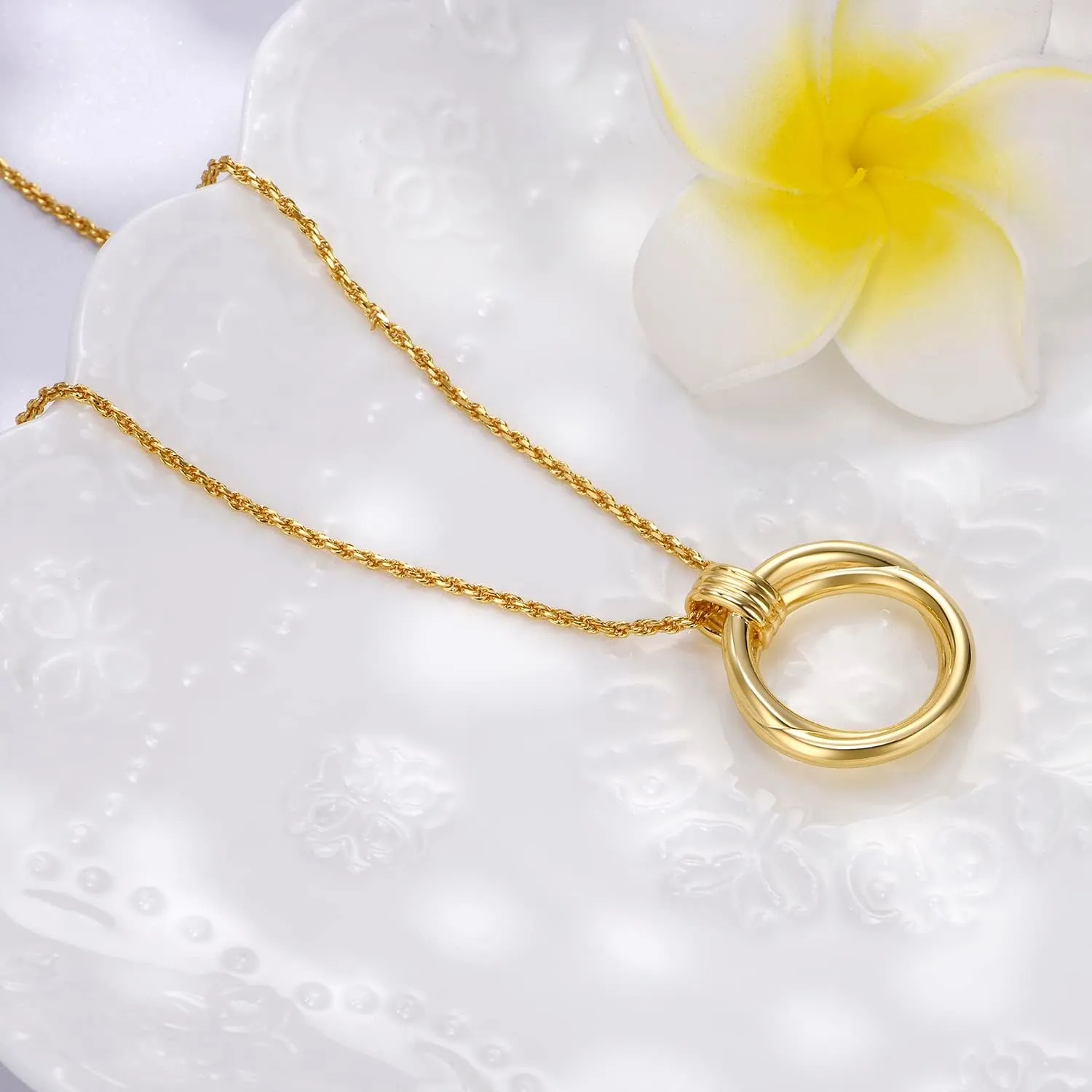 Dainty Layered Choker Necklace 18k gold Plated Y Pendant Commemorative coin Necklace Multilayer Bar Disc Necklace Adjustable Layering Choker Necklaces fashion jewelry for Women Girls