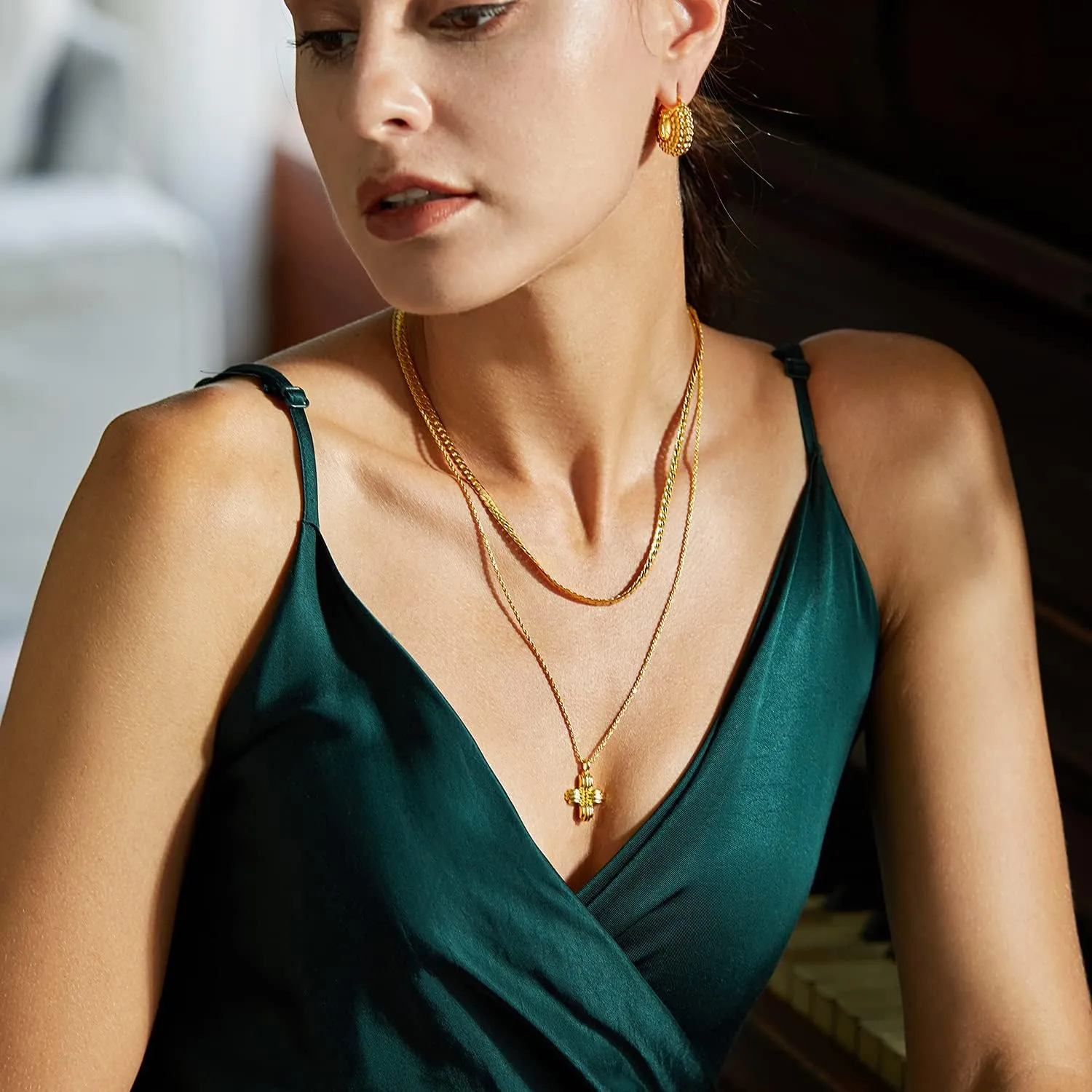 Dainty Layered Choker Necklace 18k gold Plated Y Pendant Necklace Multilayer Bar Disc Necklace Adjustable Layering Choker Necklaces fashion jewelry for Girls Women