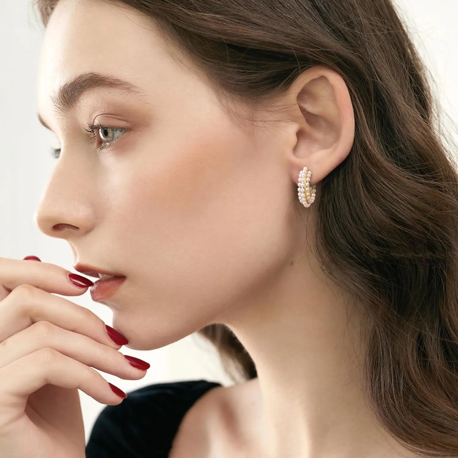 Dochais Pearl Hoop Earrings for Women, 14K Gold Plated Pearl Drop Earrings 925 Sterling Silver Gold Pearl Hoops Earrings Trendy Lightweight Hypoallergenic Pearl Earrings Jewelry