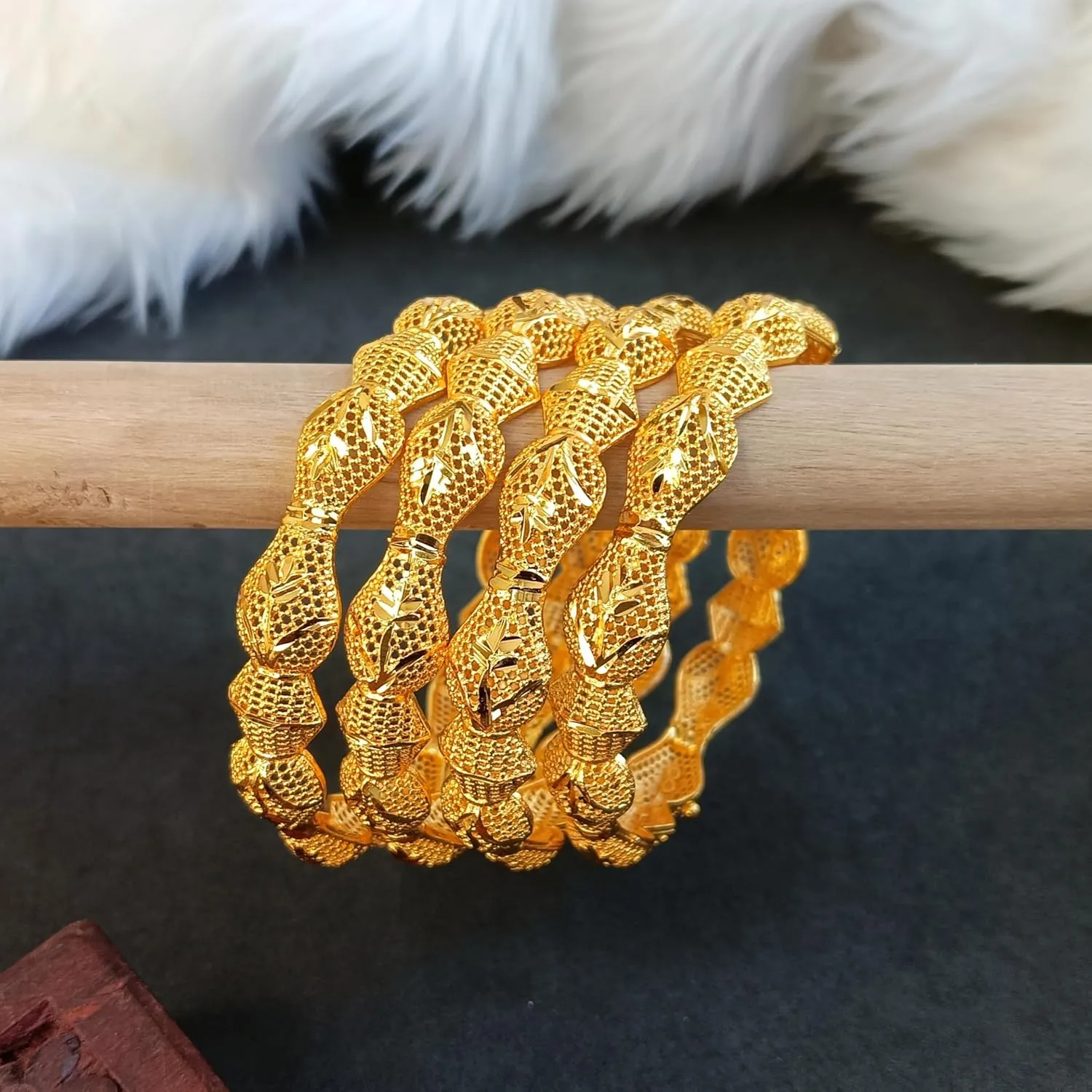 Efulgenz Gold Tone Indian Bangle Set for Women Dubai Style Bangle Set Engraved Floral Leaf Pattern Indian Bangles Bracelet Indian Bridal Jewelry for Wedding Bollywood Fashion Jewelry (4 Pcs)