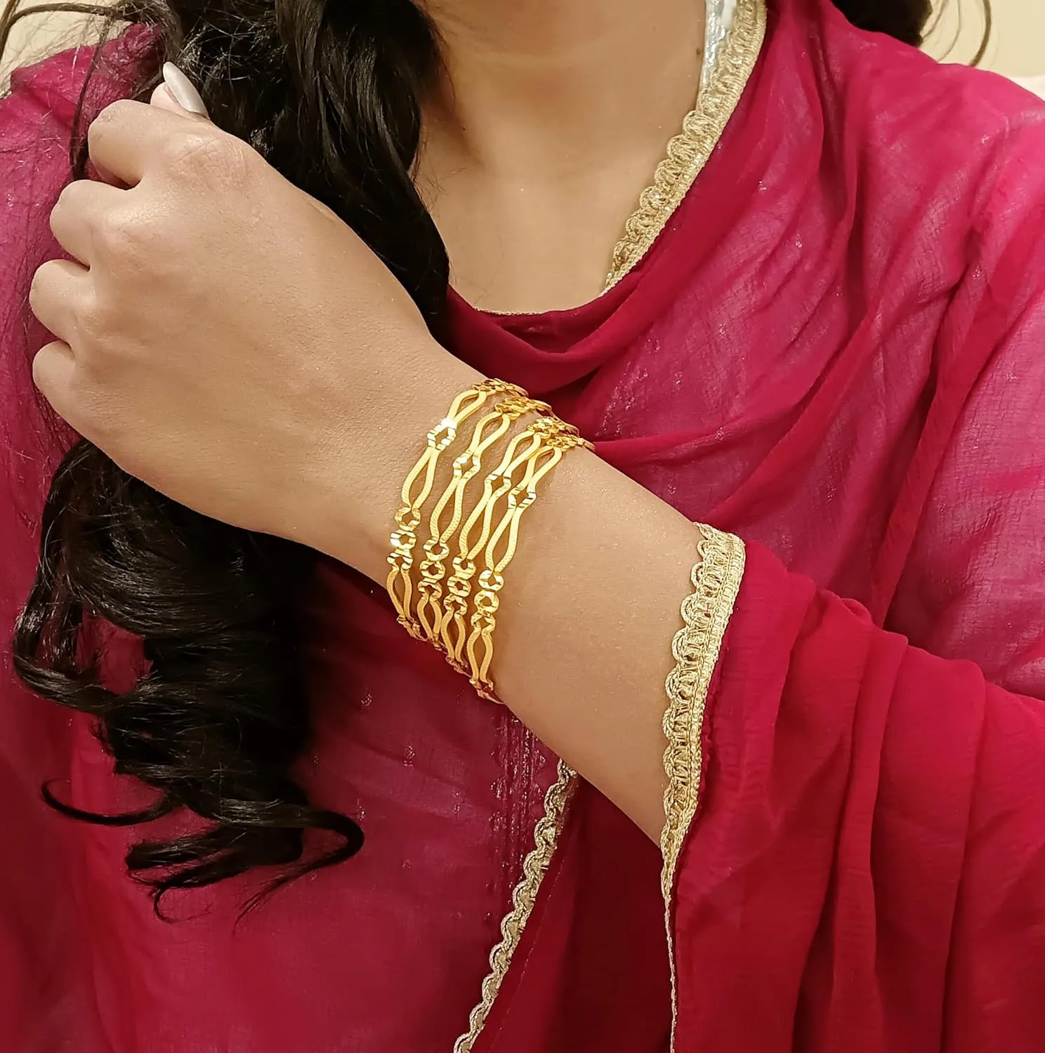 Efulgenz Gold Tone Indian Bangle Set for Women Dubai Style Bangle Set Indian Gold Tone Bangles Bracelet Indian Bridal Jewelry for Wedding Fashion Jewelry (4 Pcs)