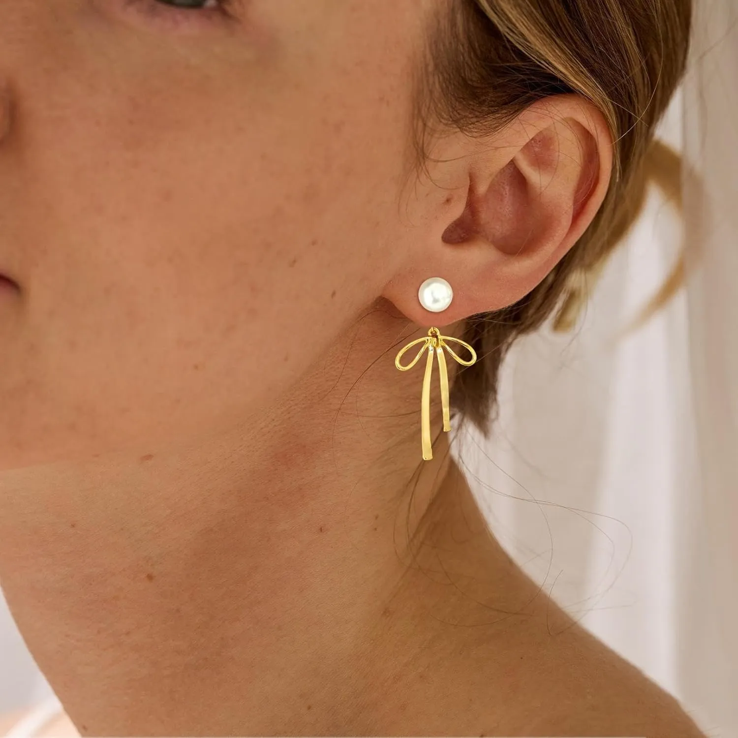 Gold Bow Earrings for Women Trendy, Cute Bow Stud Earring 14k Gold Plated Dainty Ribbon Pearl Bow Drop Dangle Earrings Hypoallergenic Gold Earrings Sparkly Christmas Earrings for Women Jewelry Gift