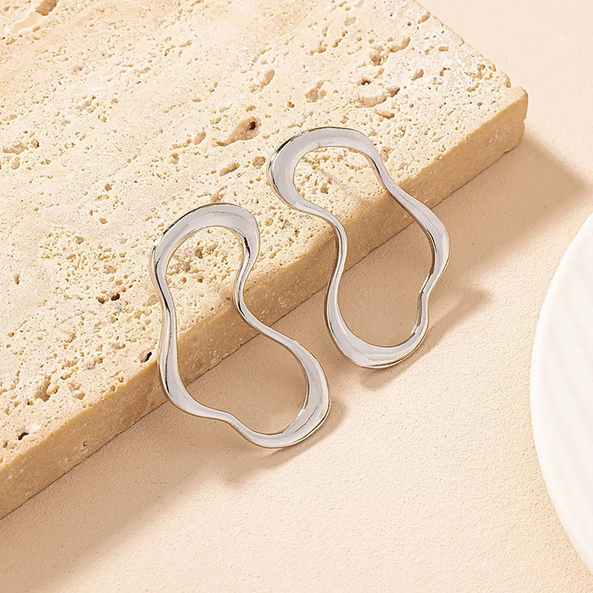 Irregular Earrings for Women Trendy Heart Shaped Irregular Lines Hoop Earrings Dainty Chunky Earrings Hypoallergenic Statement Earrings Trendy Gold Jewelry