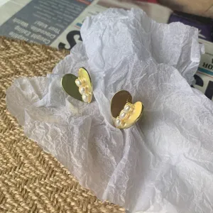 Just lil things Gold pin earrings