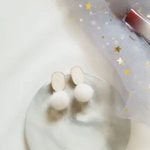 just-lil-things-pin-earring-white-earring-jlt10330