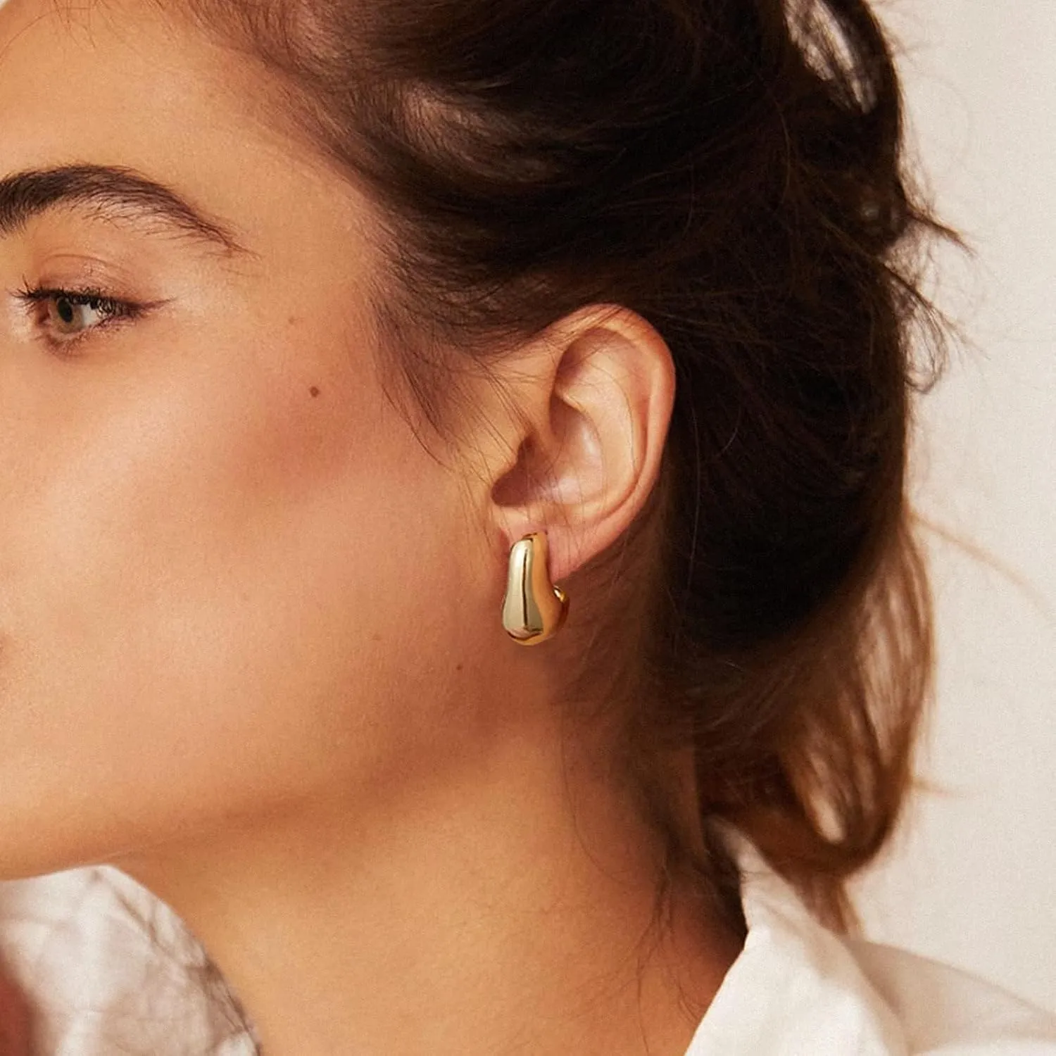 KissYan Chunky Gold Hoop Earrings for Women, 14K Gold Plated Lightweight Hollow Open Hoops Thick Teardrop Earrings Sterling Silver Post Fashion Jewelry Gifts