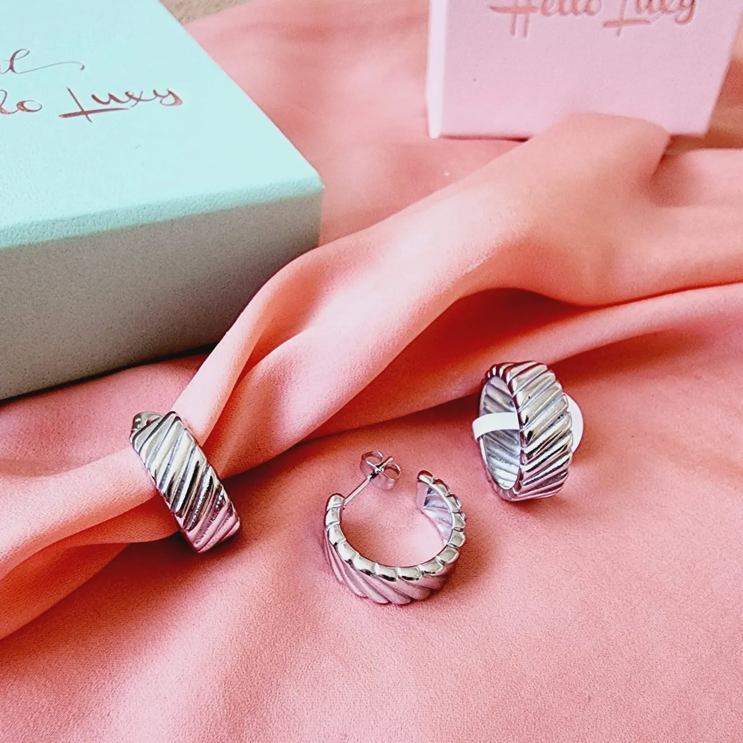 Noa Earrings