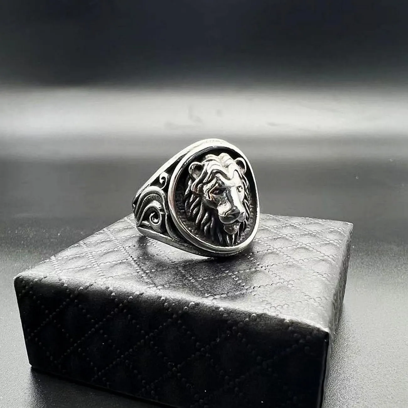Roaring Lion Ring Lion Head Rings for men Bling Biker 316 Stainless Steel Men's Ring Jewelry Punk Ring Hip Hop Heavy Metal Cocktail Party Ring Vintage Animal Rings mens fashion rings