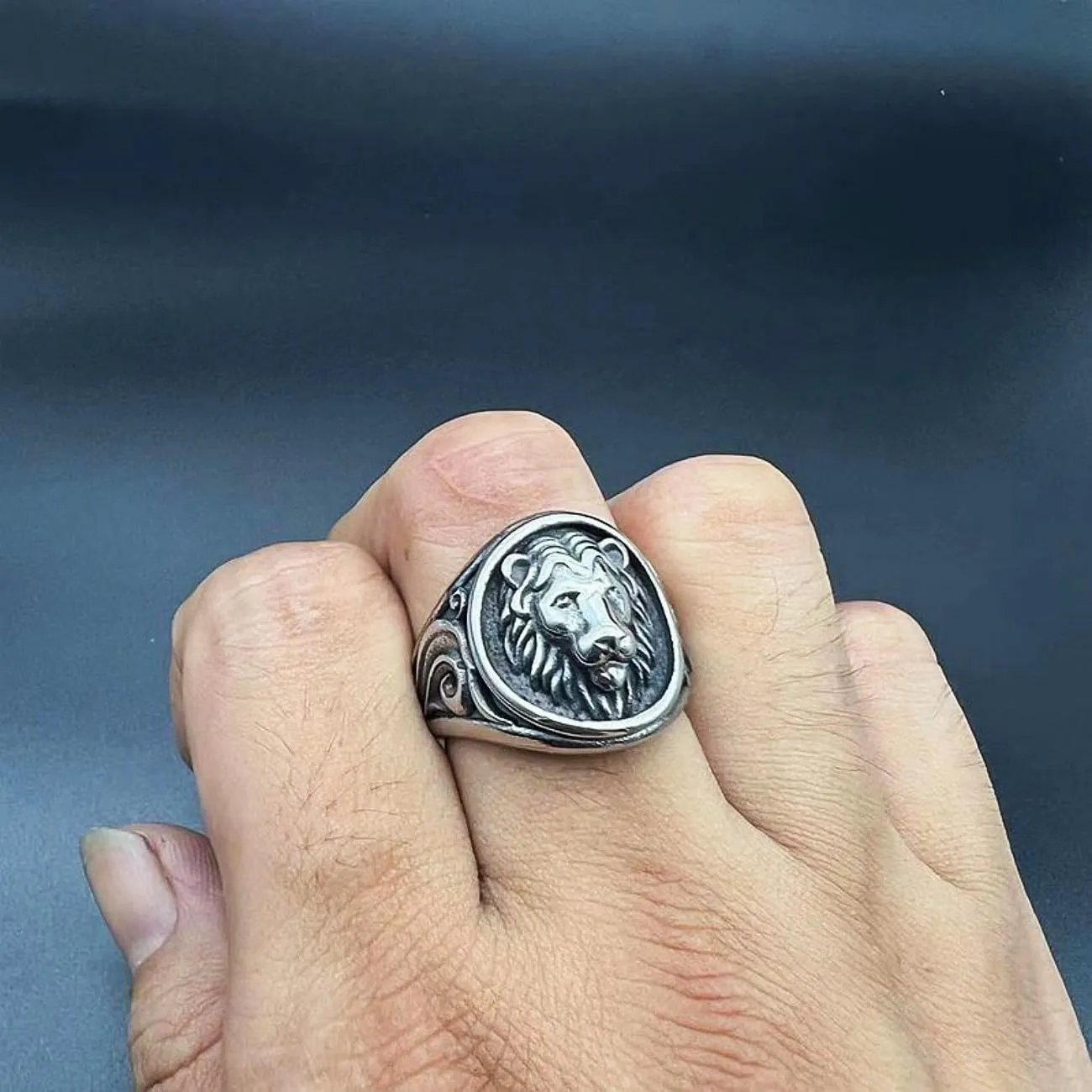 Roaring Lion Ring Lion Head Rings for men Bling Biker 316 Stainless Steel Men's Ring Jewelry Punk Ring Hip Hop Heavy Metal Cocktail Party Ring Vintage Animal Rings mens fashion rings