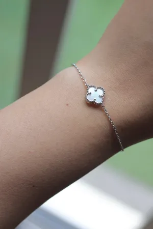 Small Mother Pearl Clover Bracelet