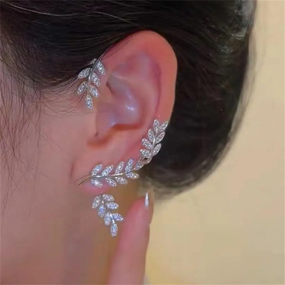 Sparkling Butterfly Ear Cuffs Crystal Angel Wing Cartilage Climber Ear Wrap Shining Leaf Cartilage Climber Cuff Earrings Jewelry for Women