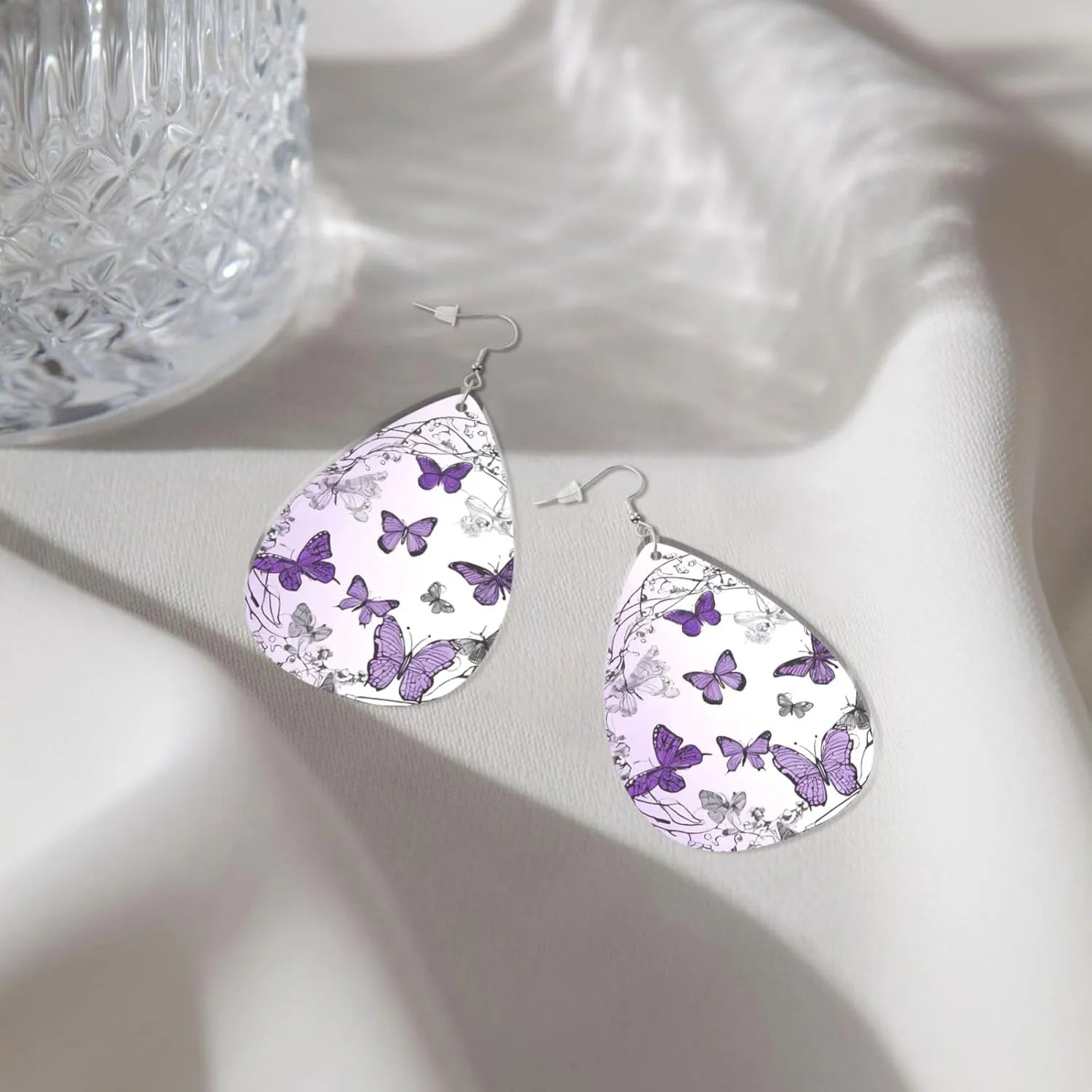 Stylish Drop-Shaped Acrylic Earrings Lightweight Printed Teardrop Dangle Earrings for Women (Beautiful Purple Butterfly Art)