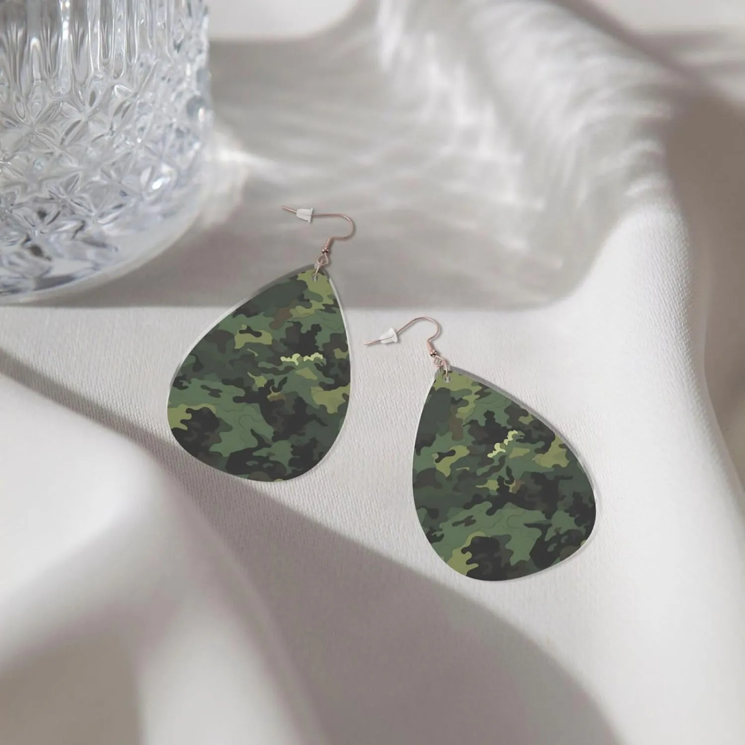 Stylish Drop-Shaped Acrylic Earrings Lightweight Printed Teardrop Dangle Earrings for Women (Camouflage Pattern)