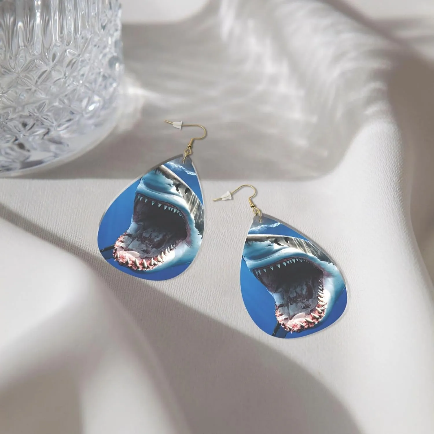 Stylish Drop-Shaped Acrylic Earrings Lightweight Printed Teardrop Dangle Earrings for Women (Sea FIsh)