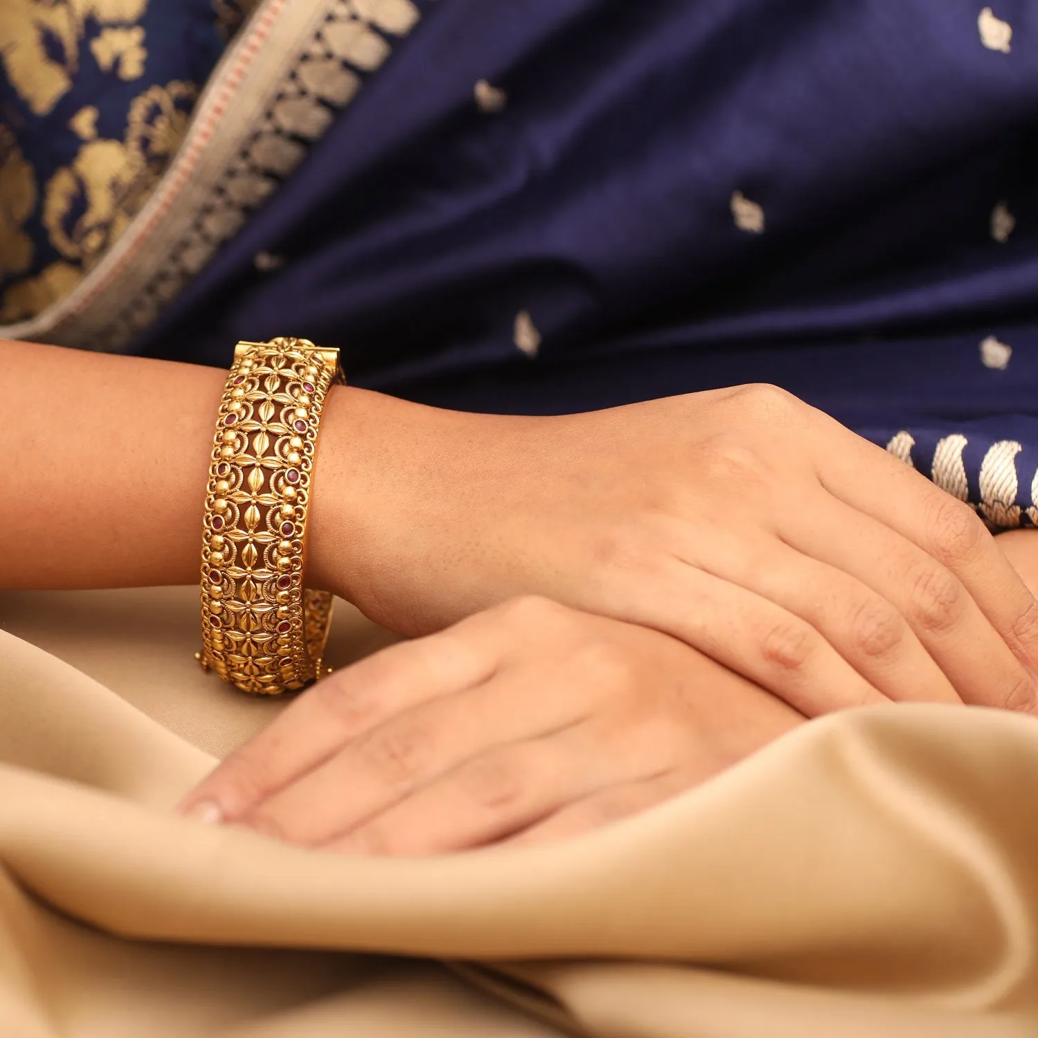 Swara Floral Filigree Silver Bangle