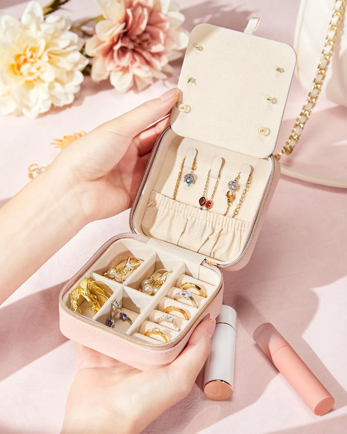 Travel Jewelry Box for Girls: Traveling Jewelry Case Gift for Women - Mini Organizer for Necklaces Earrings Pink Q