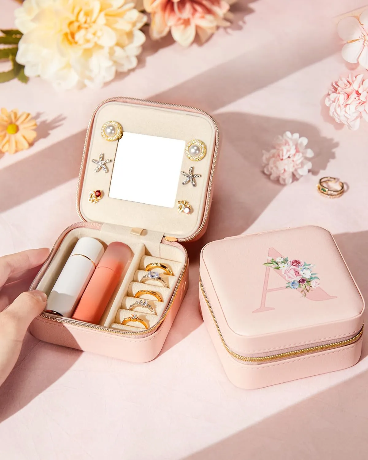 Travel Jewelry Box for Girls: Traveling Jewelry Case Gift for Women - Mini Organizer for Necklaces Earrings Pink Q