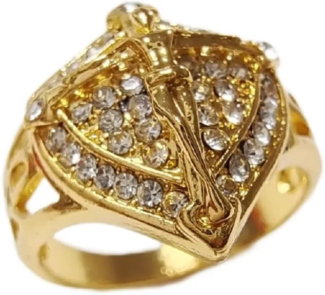 Trendy Jesus CZ Ring 14K Gold Plated Shield Cross Nordic Viking Ring Blessing Prayer Faith Religion Jesus Iced Out Jewelry Hip Hop Punk Creative Gold Shiny Full Diamond Ring