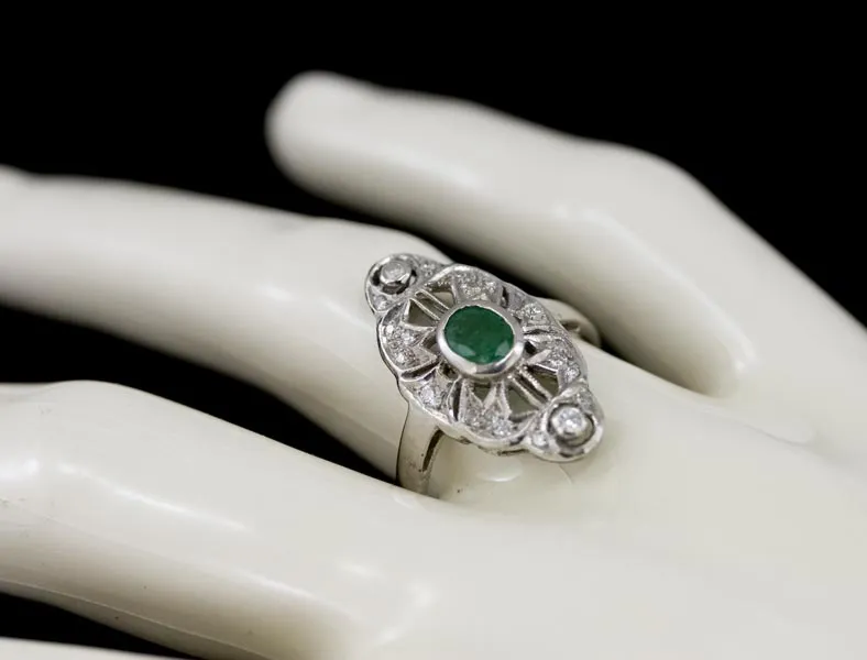 Vintage estate transitional 14k white gold filigree, emerald and diamond ring c. 1920. rgfn122