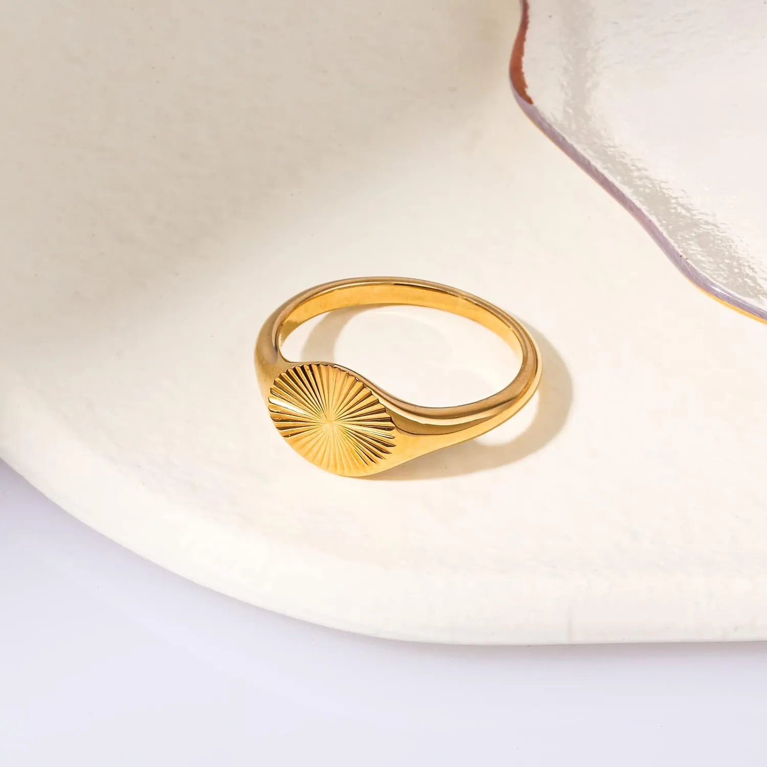 YeGieonr Gold Rings for Women Non Tarnish Stainless Steel Ring, Hypoallergenic Gold Signet Ring, Womens Rings Jewelry