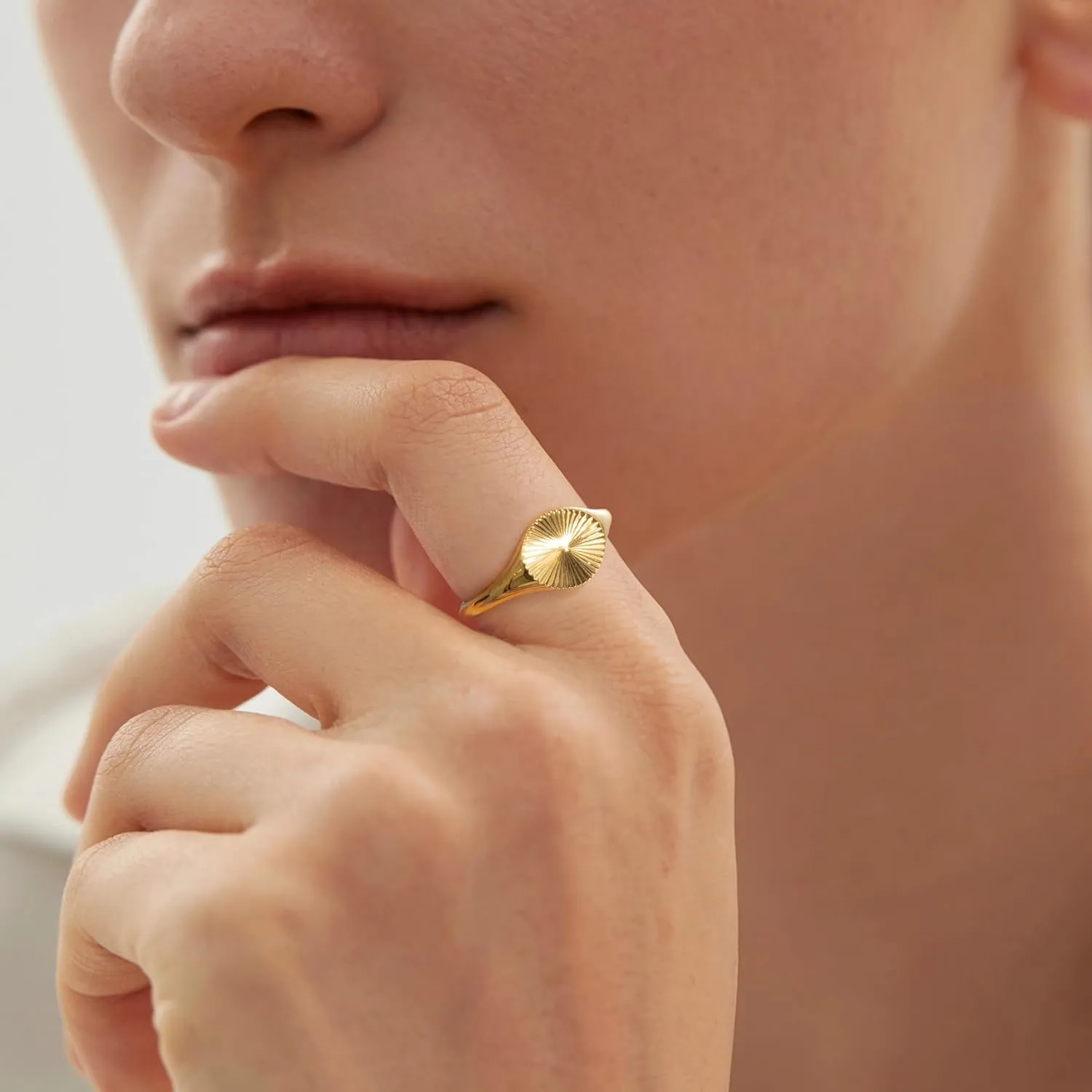 YeGieonr Gold Rings for Women Non Tarnish Stainless Steel Ring, Hypoallergenic Gold Signet Ring, Womens Rings Jewelry